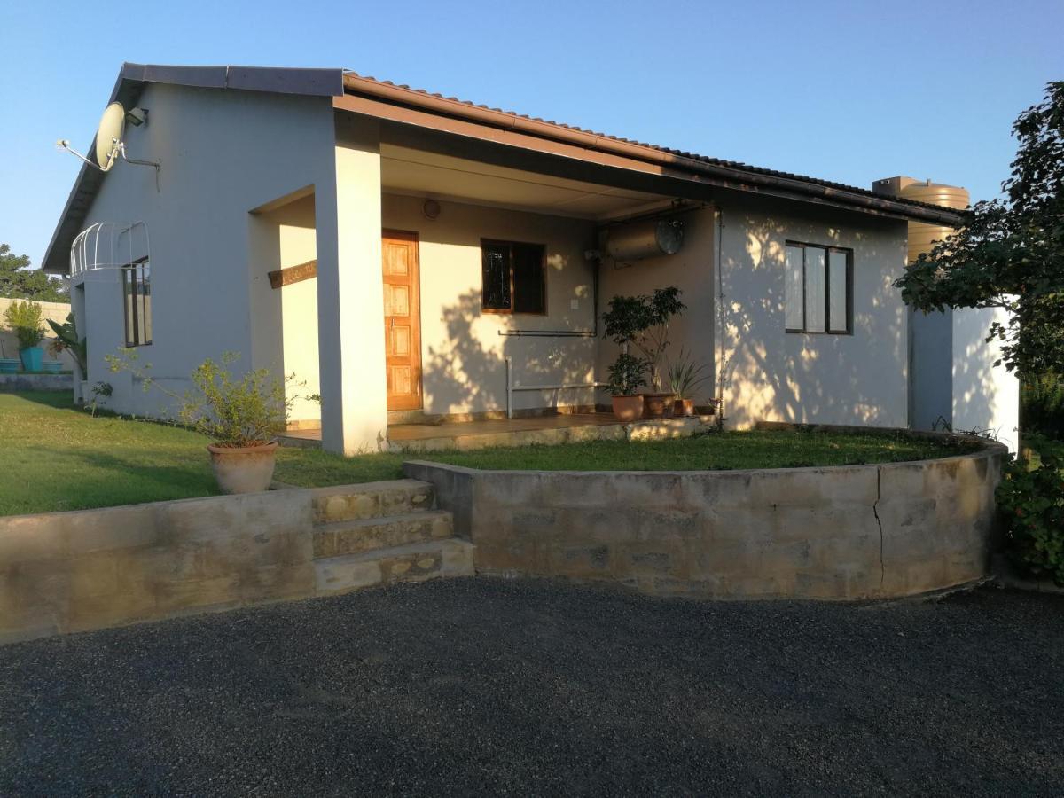 Umsinsi Cottage フルフルウェ エクステリア 写真