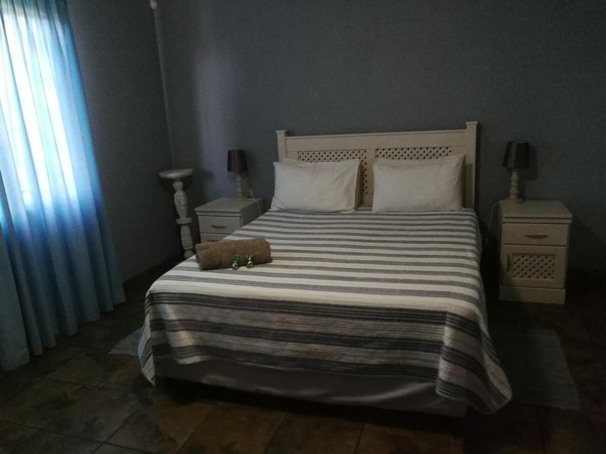 Umsinsi Cottage フルフルウェ エクステリア 写真