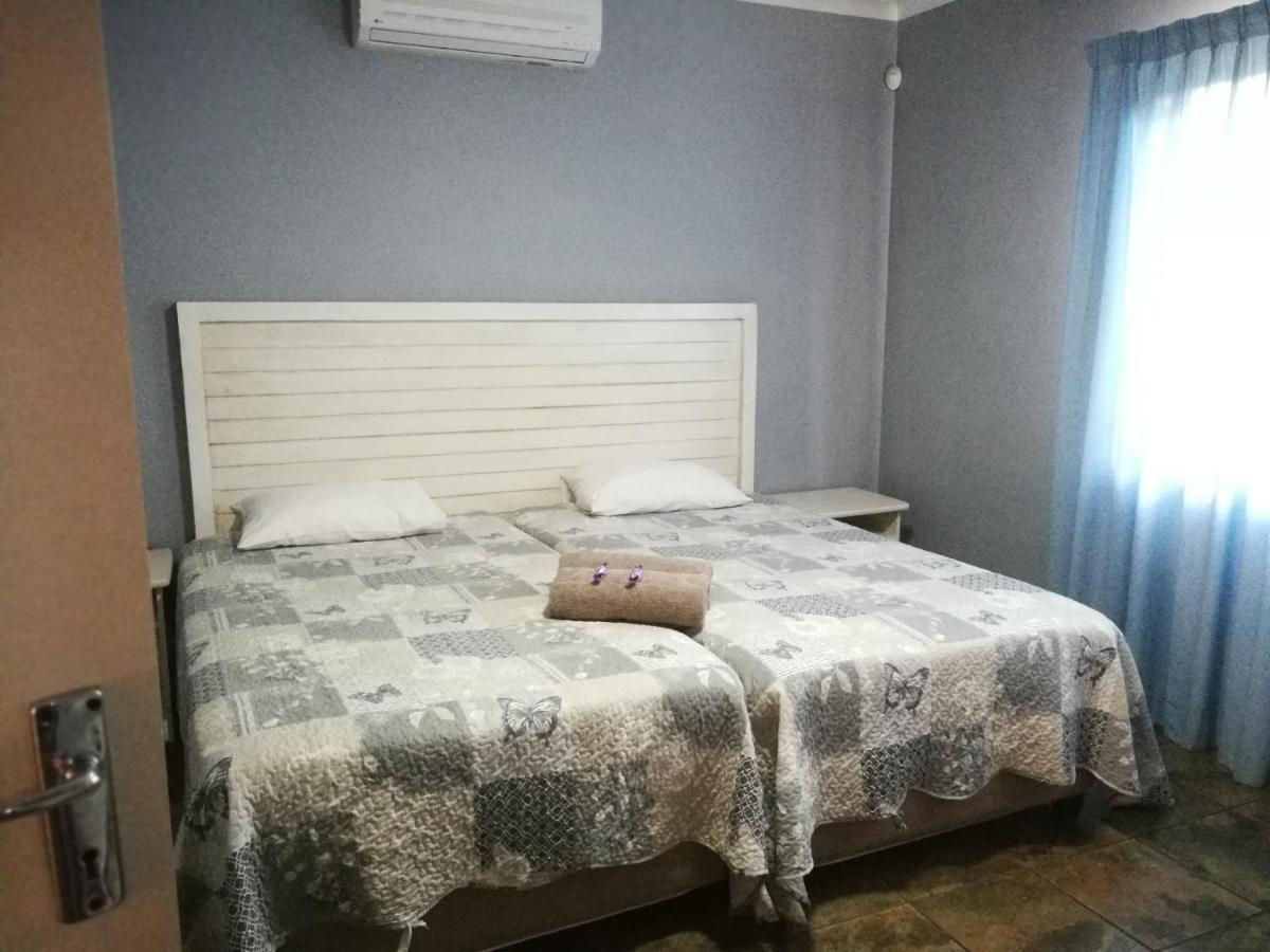 Umsinsi Cottage フルフルウェ エクステリア 写真